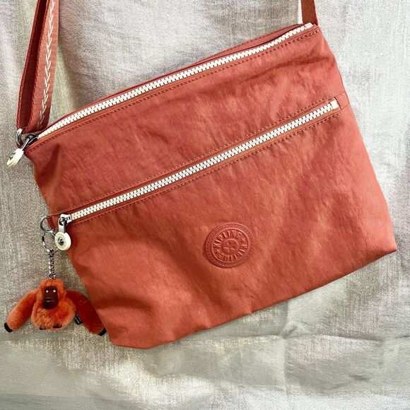 KIPLING Salmon/Coral Crossbody Shoulder Bag Purse with Gorilla Bag Charm - Picture 1 of 10